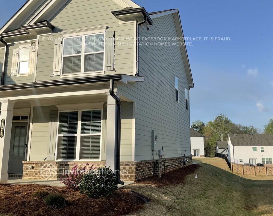 3376 BRYANT Mdw Cir in Buford, GA - Building Photo
