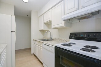 95 Audubon Rd, Unit 906 in Wakefield, MA - Building Photo - Building Photo
