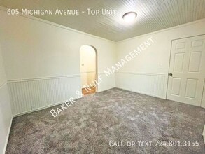 605 Michigan Ave in Jeannette, PA - Foto de edificio - Building Photo