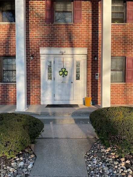 property at 430 Somerset Dr