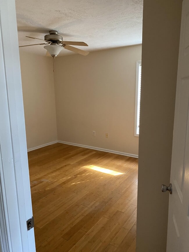 907 Dicks St in Waveland, MS - Building Photo - Building Photo