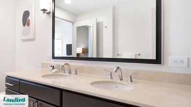 777 Preston St, Unit 31B in Houston, TX - Foto de edificio - Building Photo