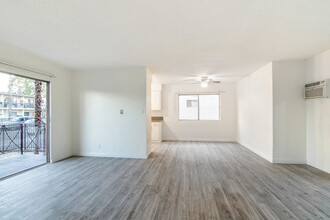 14677 Rayen St in Panorama City, CA - Building Photo - Building Photo