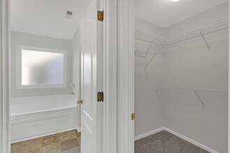 710 Ray Ave in Chesapeake, VA - Building Photo - Building Photo