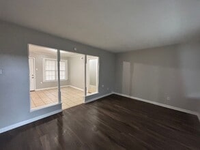 5240 Bitter Creek Dr in Memphis, TN - Building Photo - Building Photo