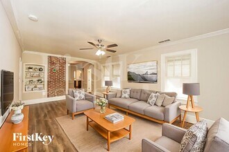 1042 Victory Dr SW in Atlanta, GA - Building Photo - Building Photo