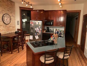 909 W Dakin St in Chicago, IL - Building Photo - Building Photo