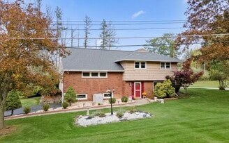 449 Jensen Rd in Vestal, NY - Building Photo