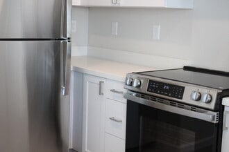 Cottages at Laguna in Sacramento, CA - Building Photo - Building Photo