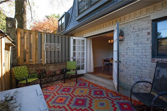 10 Vista Square NW in Atlanta, GA - Building Photo - Building Photo