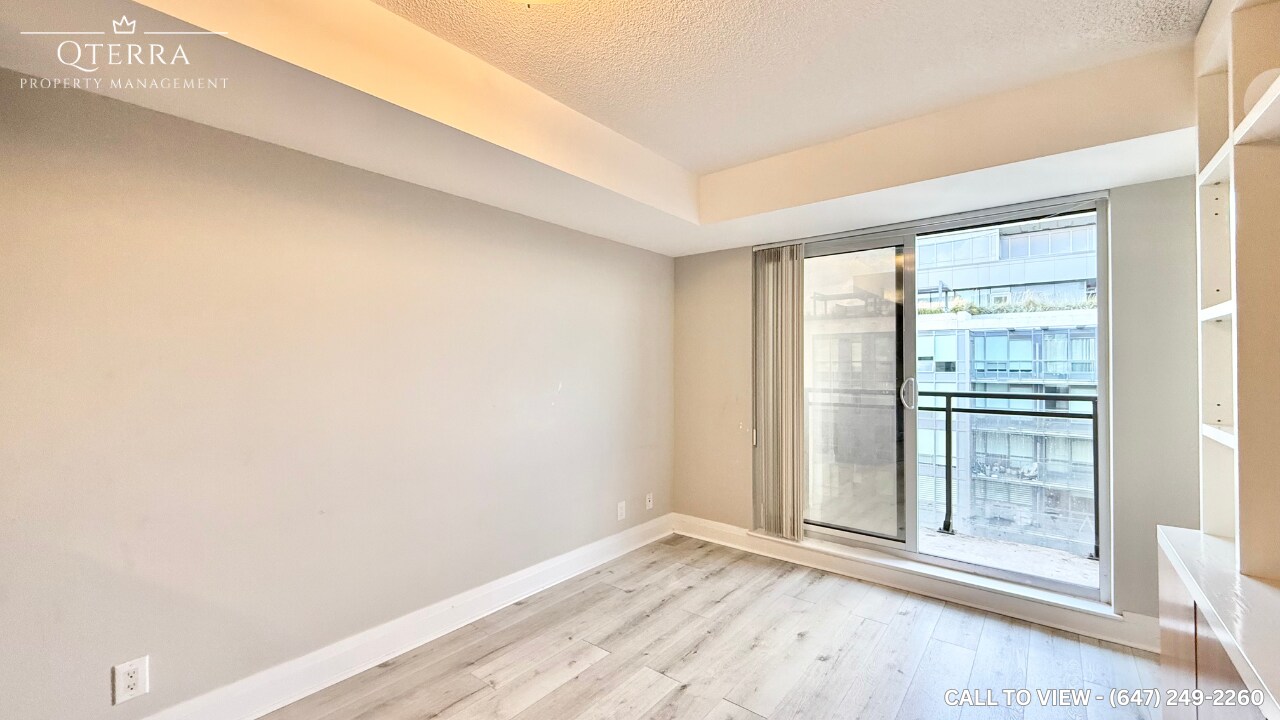 1 De Boers Dr in Toronto, ON - Building Photo