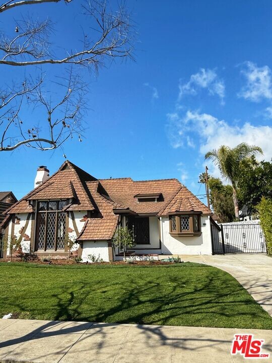 305 S Swall Dr in Beverly Hills, CA - Building Photo