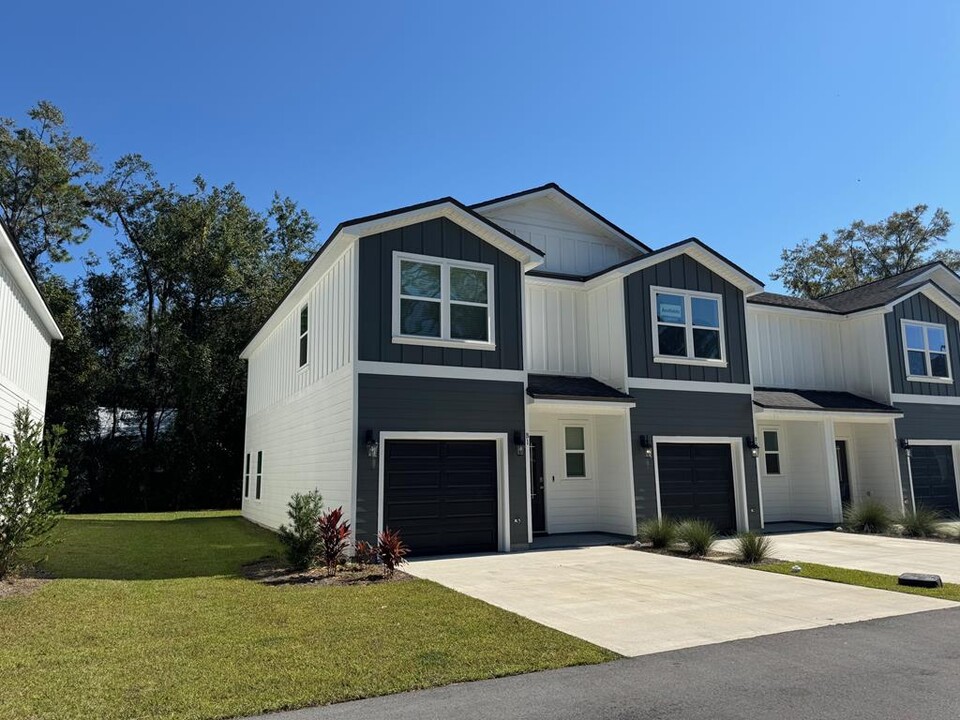 272 Prado St in Apalachicola, FL - Building Photo