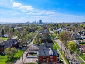 1953 Falls St in Niagara Falls, NY - Building Photo - Building Photo