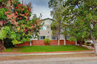 Sierra Madre Garden Apartments in Sierra Madre, CA - Building Photo - Primary Photo