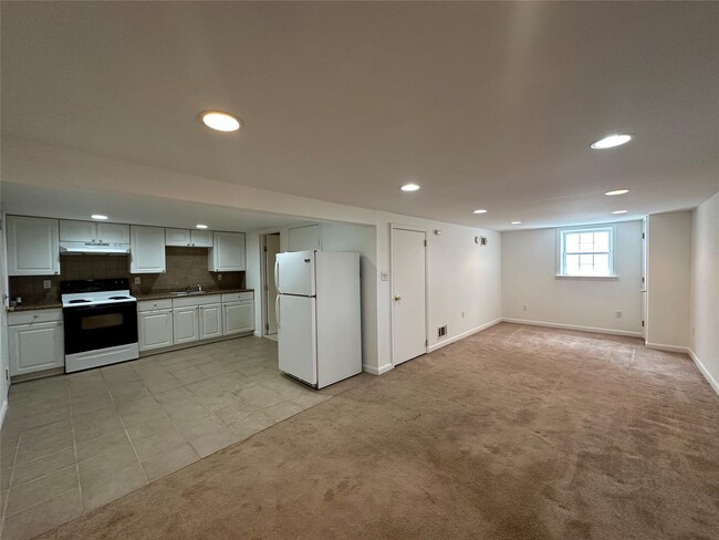 property at 75 Hammond Ln