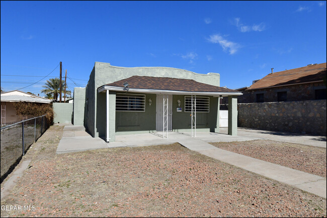 4425 La Luz Ave in El Paso, TX - Building Photo - Building Photo