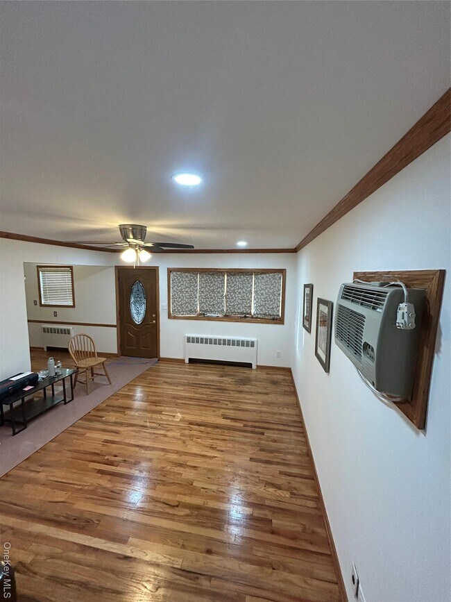 420 Pennsylvania Ave in Williston Park, NY - Foto de edificio - Building Photo