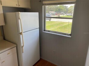 4136 Shoreline Dr, Unit 2 in New Port Richey, FL - Building Photo - Building Photo