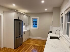 26 Playstead Rd, Unit 2 in Newton, MA - Building Photo