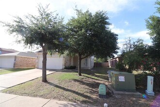 1012 Gentry Dr in Leander, TX - Building Photo - Building Photo