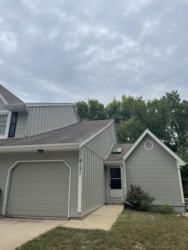 property at 9131 E 85th Pl