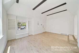 242 N La Peer Dr in Beverly Hills, CA - Building Photo - Building Photo