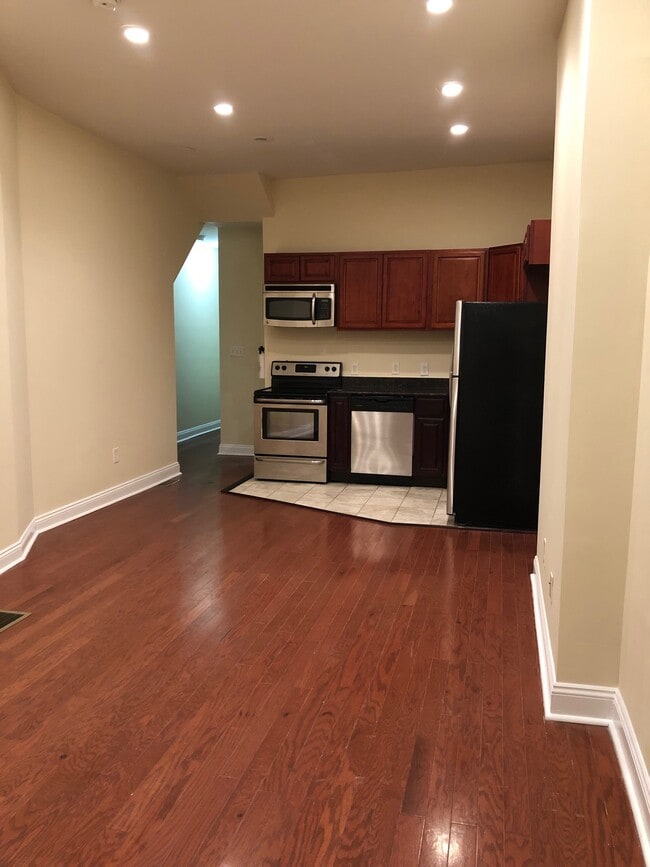 4039 Green St, Unit 1