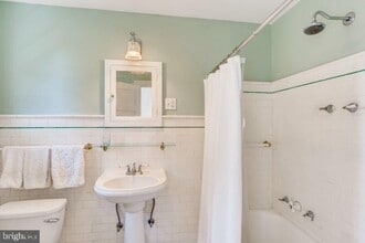 3413 Guilford Terrace in Baltimore, MD - Building Photo - Building Photo