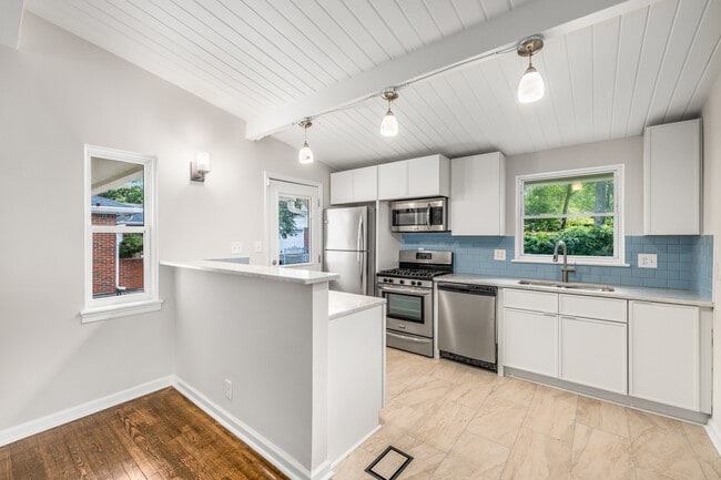 property at 1185 Oakfield Dr SE