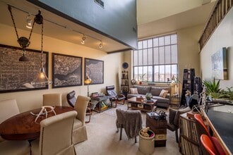 Central High & Stephenson Mills Apartments in South Bend, IN - Foto de edificio - Building Photo