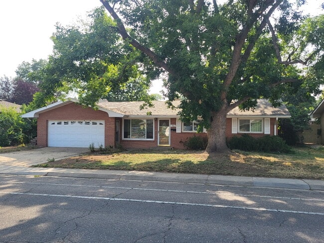 property at 1827 Collyer St