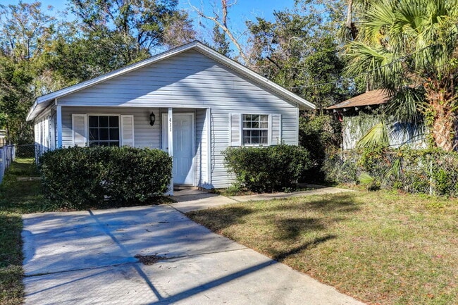 property at 411 N Coyle St