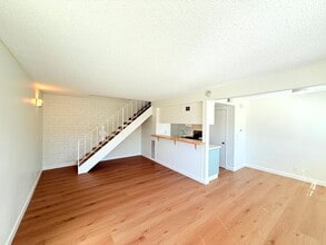597 Paseo Ln in Thousand Oaks, CA - Building Photo - Building Photo
