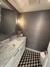 8611 Burton Way, Unit 15 in Los Angeles, CA - Foto de edificio - Building Photo