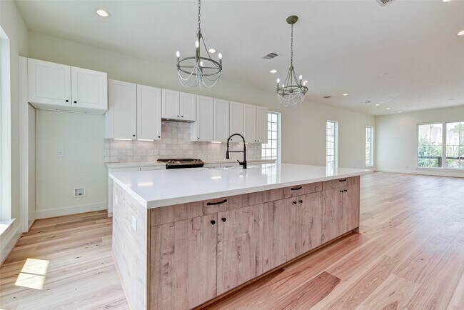 property at 2516 Ohsfeldt St