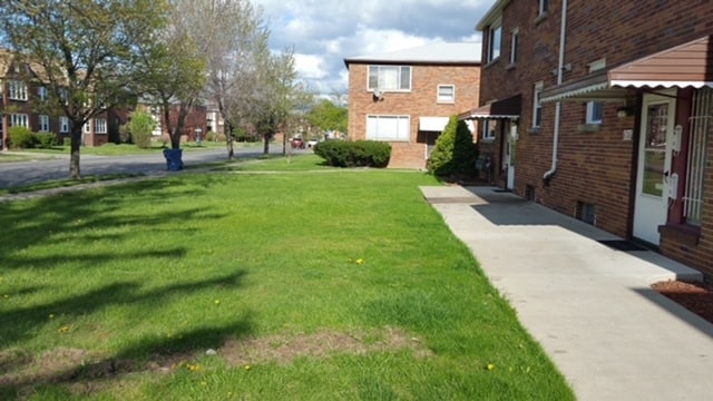 636 Kenmore Ave, Unit Upper in Buffalo, NY - Foto de edificio - Building Photo