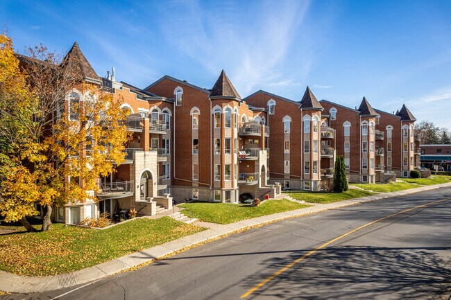 4500 Saint-Joseph Boul in Montréal, QC - Building Photo - Building Photo