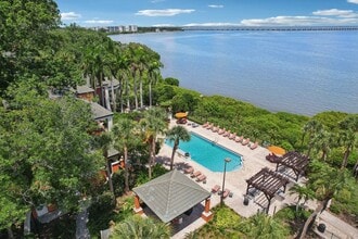 Bayside Arbors of Clearwater in Clearwater, FL - Building Photo - Building Photo