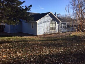 2315 E Kantz Ln in Fayetteville, AR - Foto de edificio - Building Photo