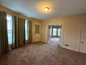 215 Prospect Ave NE, Unit 215 in Grand Rapids, MI - Building Photo - Building Photo