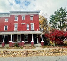 2 Garden St, Unit 2 in Poughkeepsie, NY - Building Photo