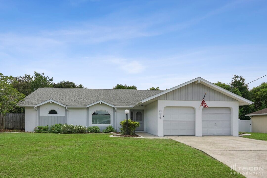 834 4th Ave N in Deltona, FL - Building Photo