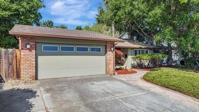 939 Poplar Ave in Sunnyvale, CA - Building Photo - Building Photo