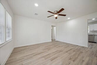 3105 Babin Dr in Texas City, TX - Building Photo - Building Photo