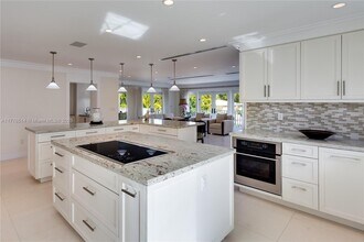 6831 Sunrise Ct in Coral Gables, FL - Building Photo - Building Photo
