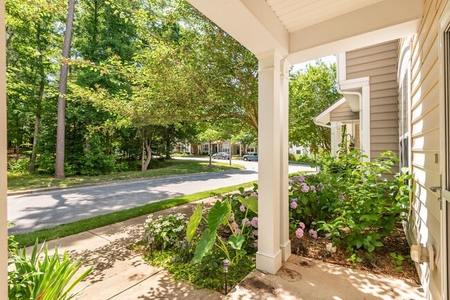 4206 Stepping Stone Dr in Durham, NC - Foto de edificio - Building Photo
