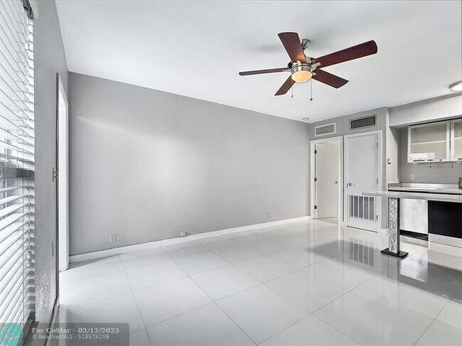 1503 NE 4th Ct-Unit -2 in Fort Lauderdale, FL - Foto de edificio - Building Photo