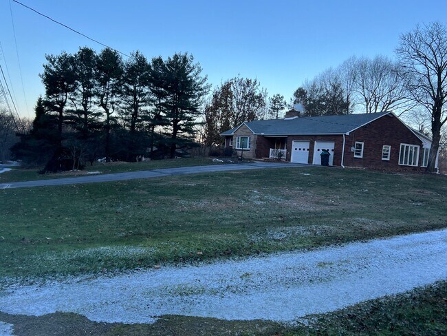 2753 Wassergass Rd in Hellertown, PA - Building Photo - Building Photo