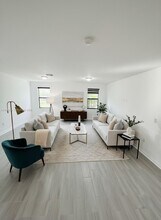 244 NE 210th Way in North Miami Beach, FL - Building Photo - Building Photo